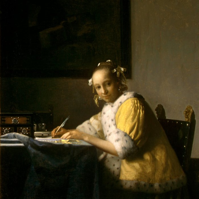 Kunstkaart 'Schrijvende vrouw in het geel'